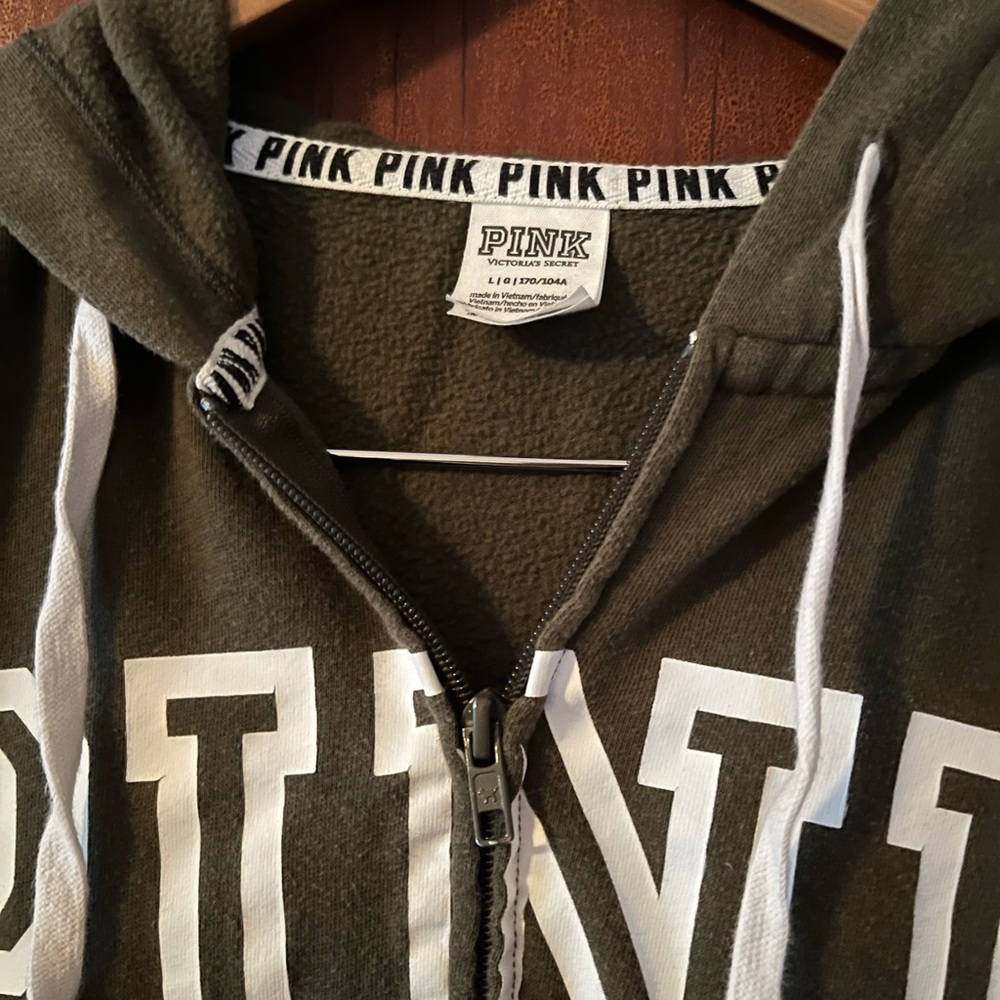VSPINK zip front hoodie - Picture 2 of 3